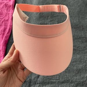Lululemon visor in OS light pink